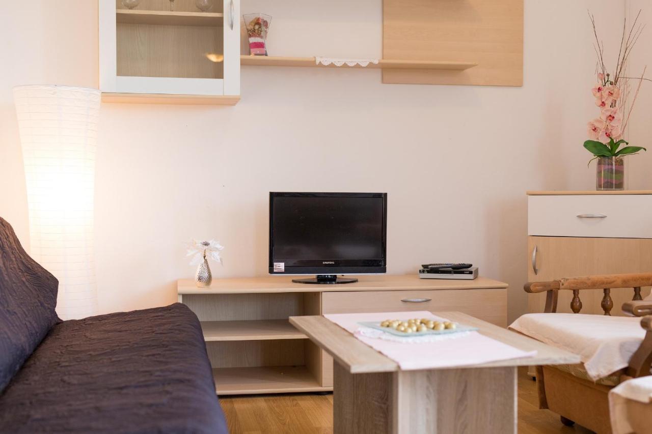 Rasopasno Apartment With Terrace And Private Parking ภายนอก รูปภาพ
