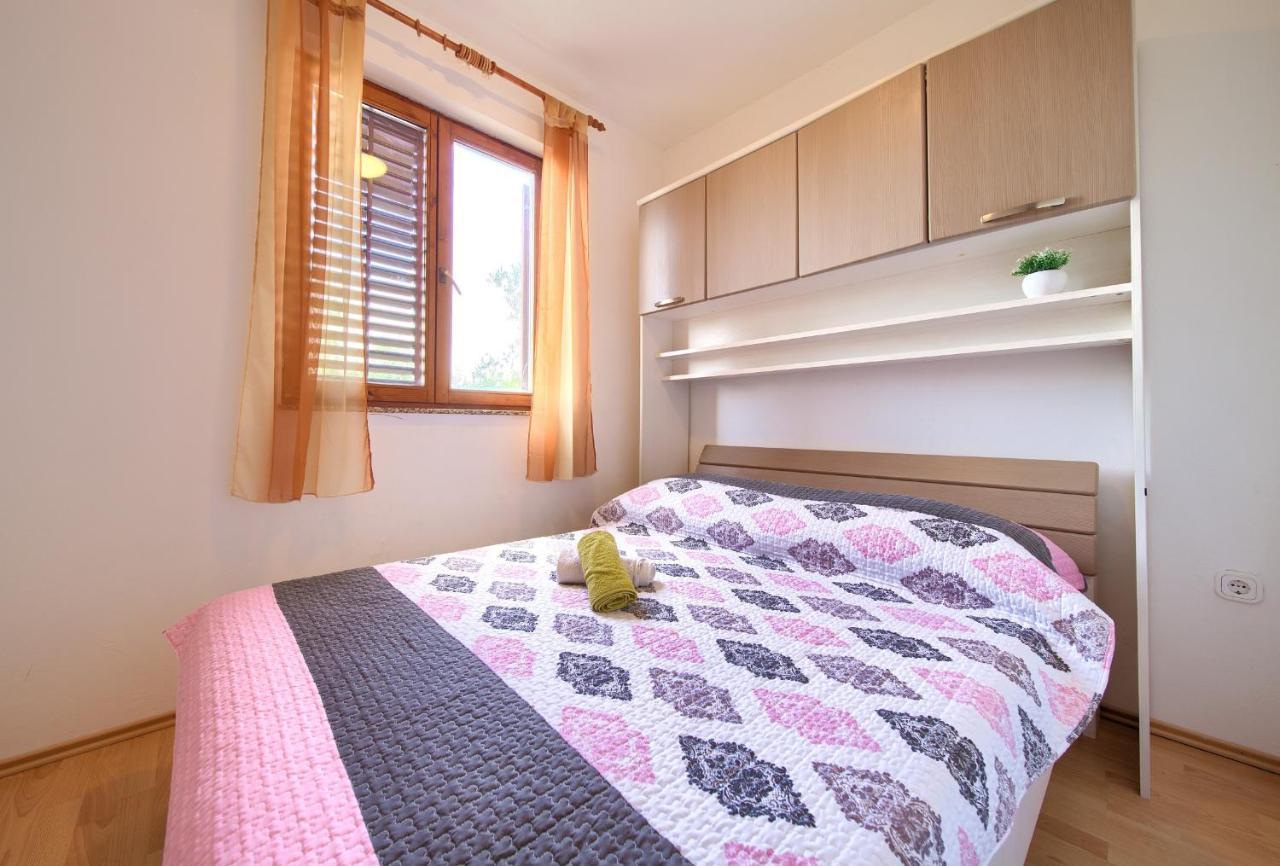 Rasopasno Apartment With Terrace And Private Parking ภายนอก รูปภาพ