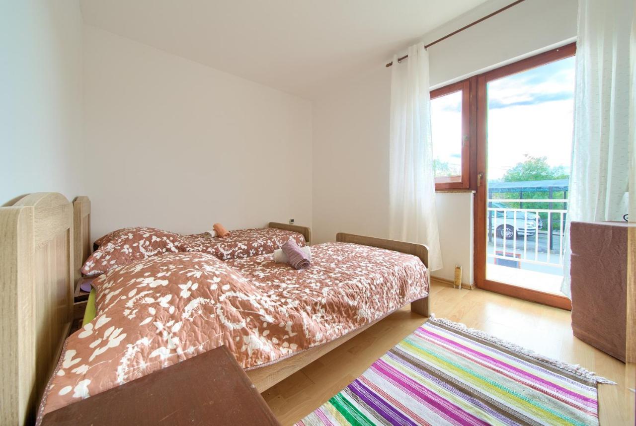 Rasopasno Apartment With Terrace And Private Parking ภายนอก รูปภาพ
