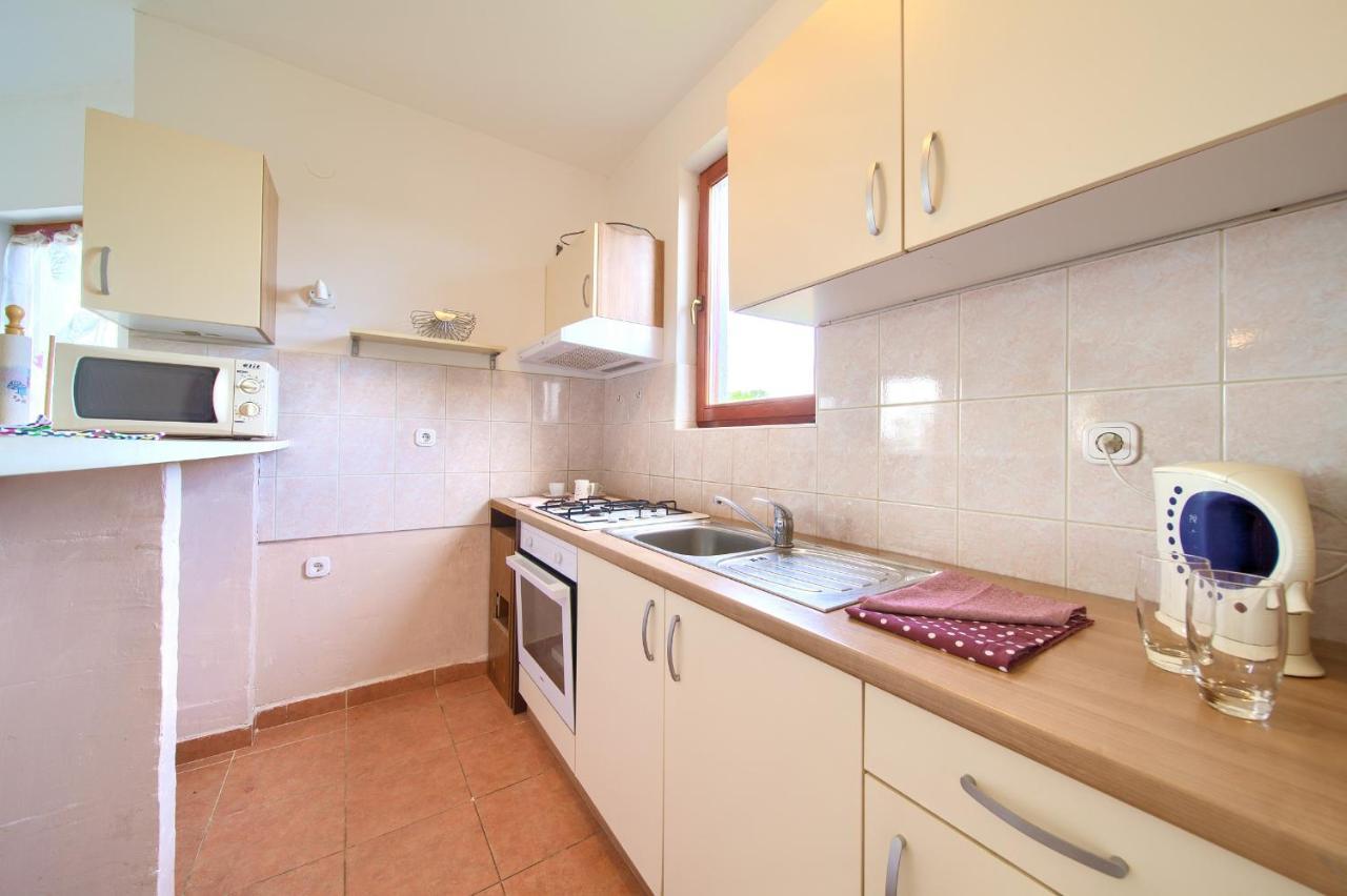 Rasopasno Apartment With Terrace And Private Parking ภายนอก รูปภาพ